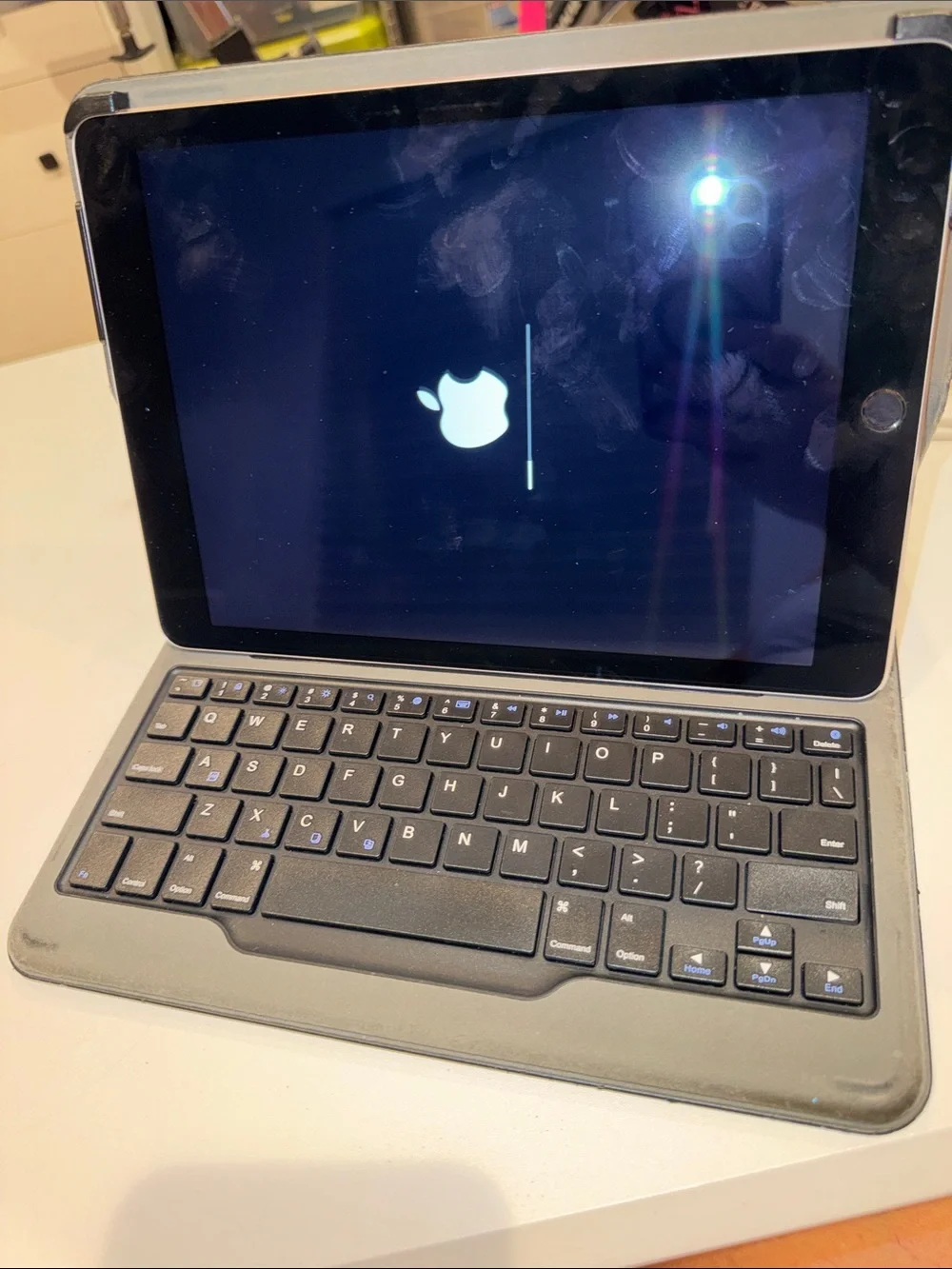 Apple iPad Air 2 in Black with White Lightning Cable & Bluetooth Keyboard Jacket